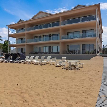 Sugar Beach Villa 1012 Luxury Waterfront Condo Traverse City Exteriör bild