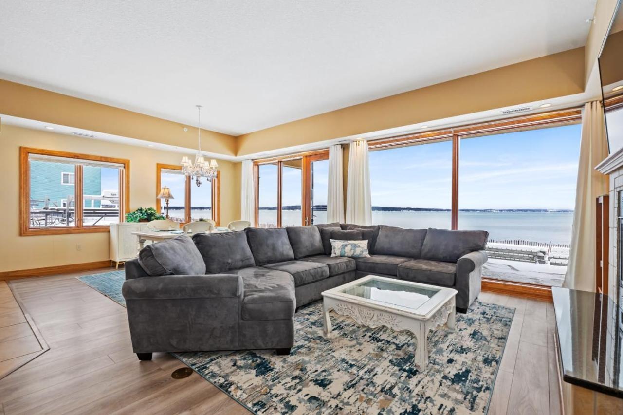 Sugar Beach Villa 1012 Luxury Waterfront Condo Traverse City Exteriör bild
