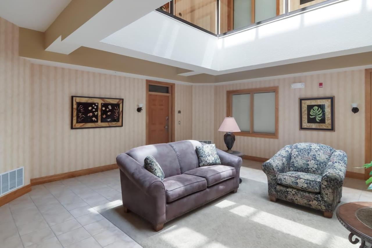 Sugar Beach Villa 1012 Luxury Waterfront Condo Traverse City Exteriör bild