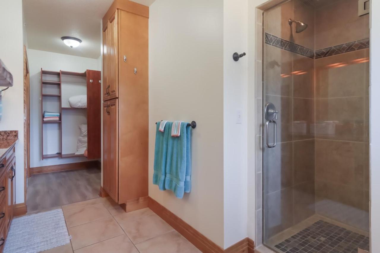 Sugar Beach Villa 1012 Luxury Waterfront Condo Traverse City Exteriör bild