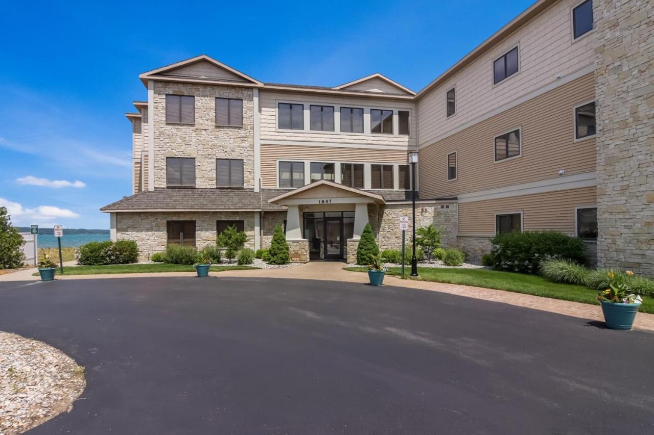 Sugar Beach Villa 1012 Luxury Waterfront Condo Traverse City Exteriör bild