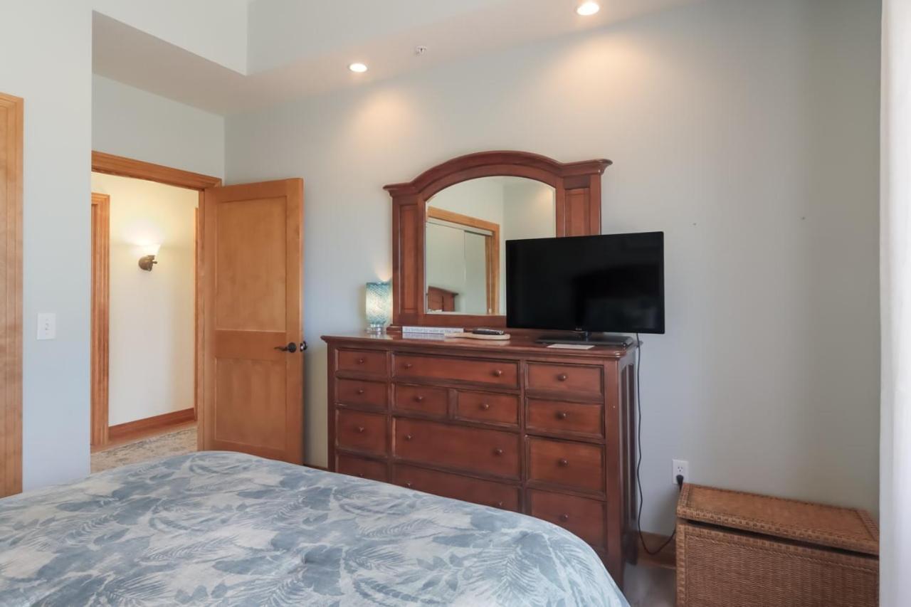 Sugar Beach Villa 1012 Luxury Waterfront Condo Traverse City Exteriör bild