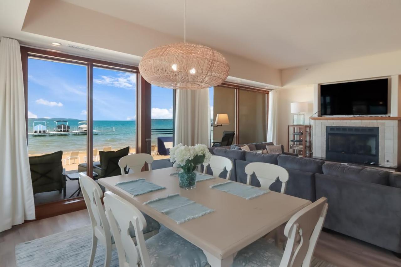 Sugar Beach Villa 1012 Luxury Waterfront Condo Traverse City Exteriör bild