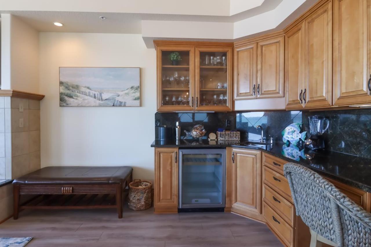 Sugar Beach Villa 1012 Luxury Waterfront Condo Traverse City Exteriör bild