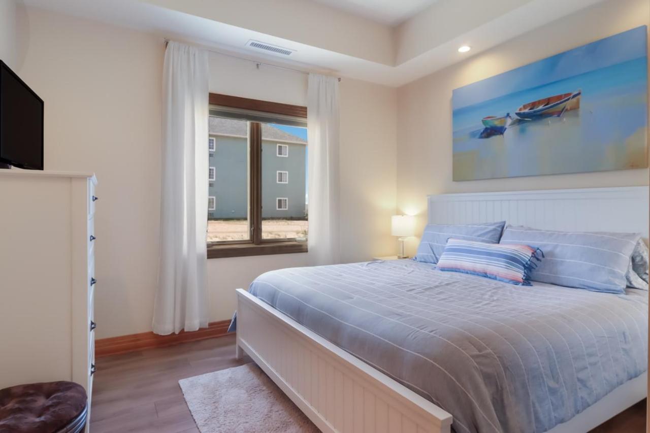 Sugar Beach Villa 1012 Luxury Waterfront Condo Traverse City Exteriör bild