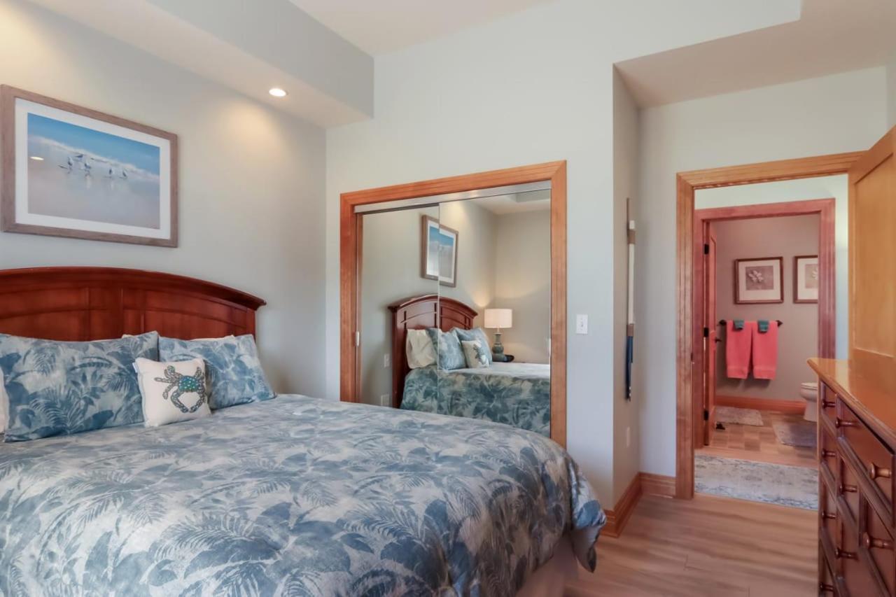 Sugar Beach Villa 1012 Luxury Waterfront Condo Traverse City Exteriör bild