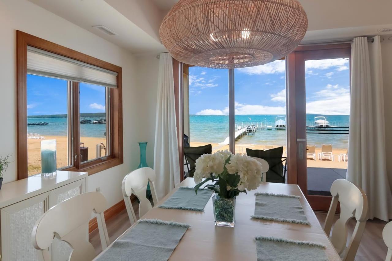 Sugar Beach Villa 1012 Luxury Waterfront Condo Traverse City Exteriör bild